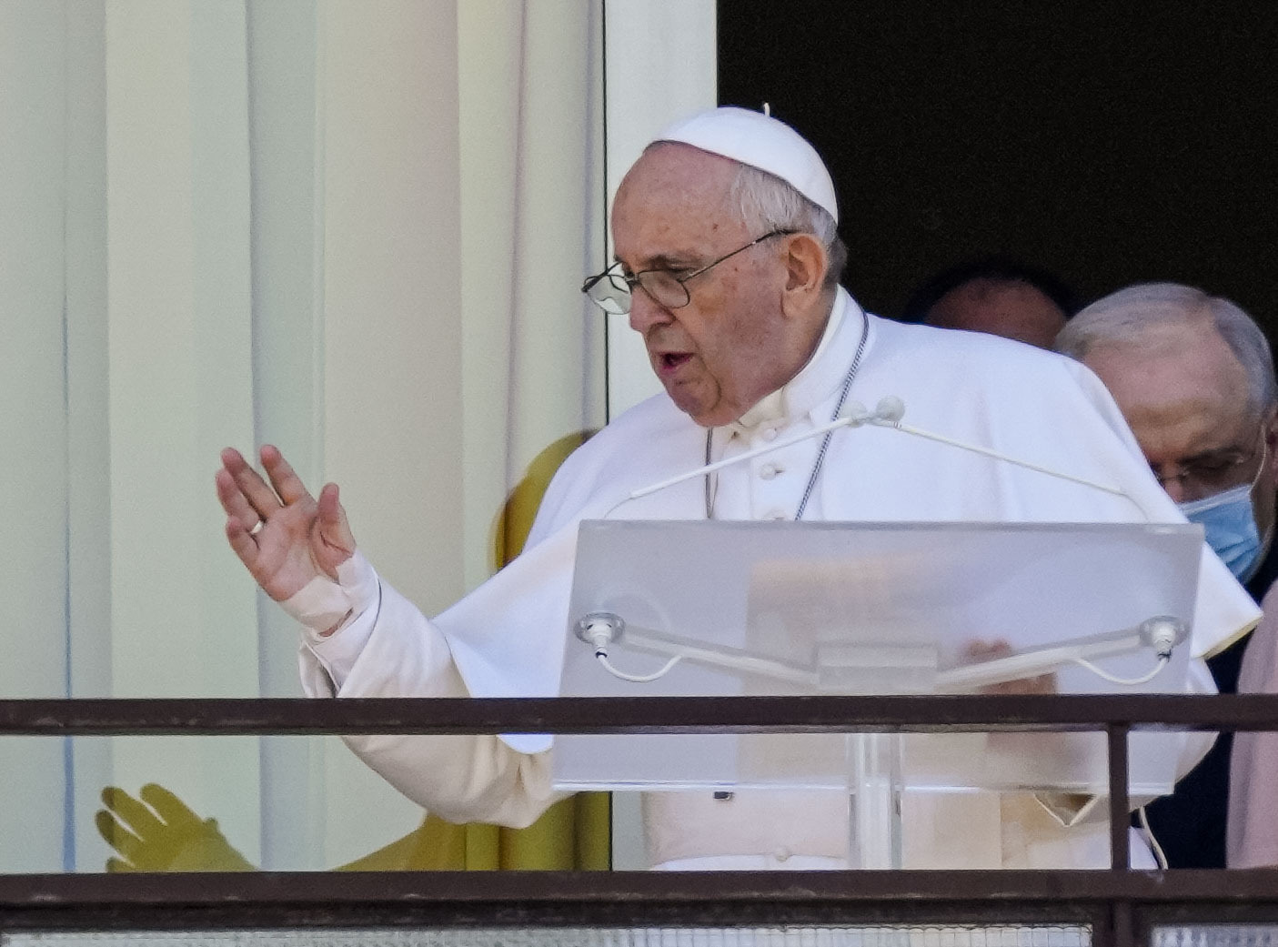 Pope reverses Benedict move by reimposing restrictions on Latin Mass