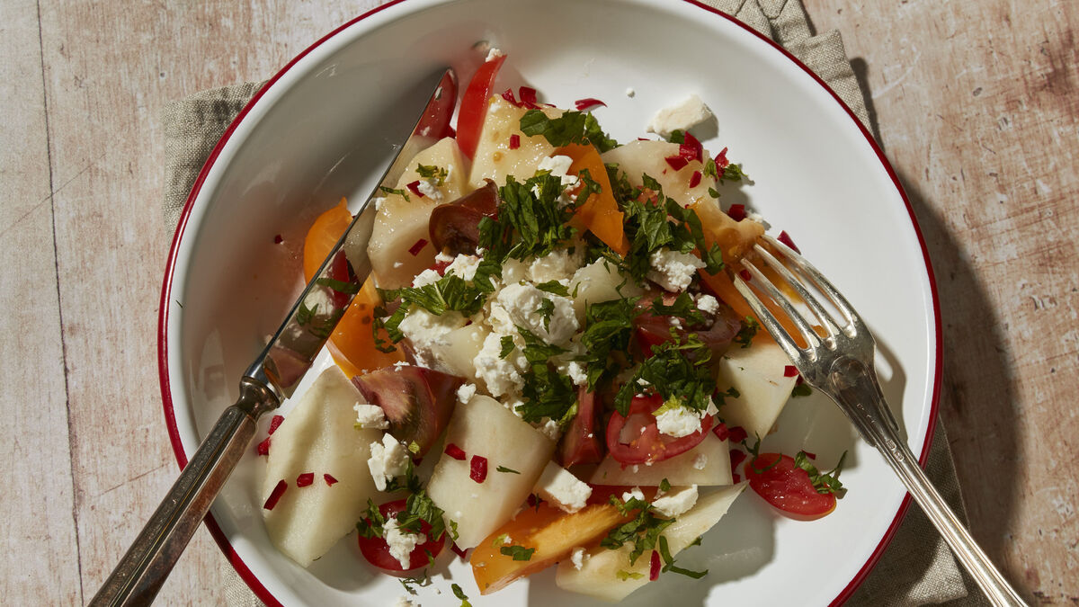 Melon, feta, mint and chilli salad