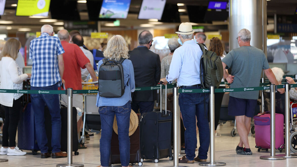 Airlines welcome resumption of travel as 22,500 pass through Dublin Airport on first day
