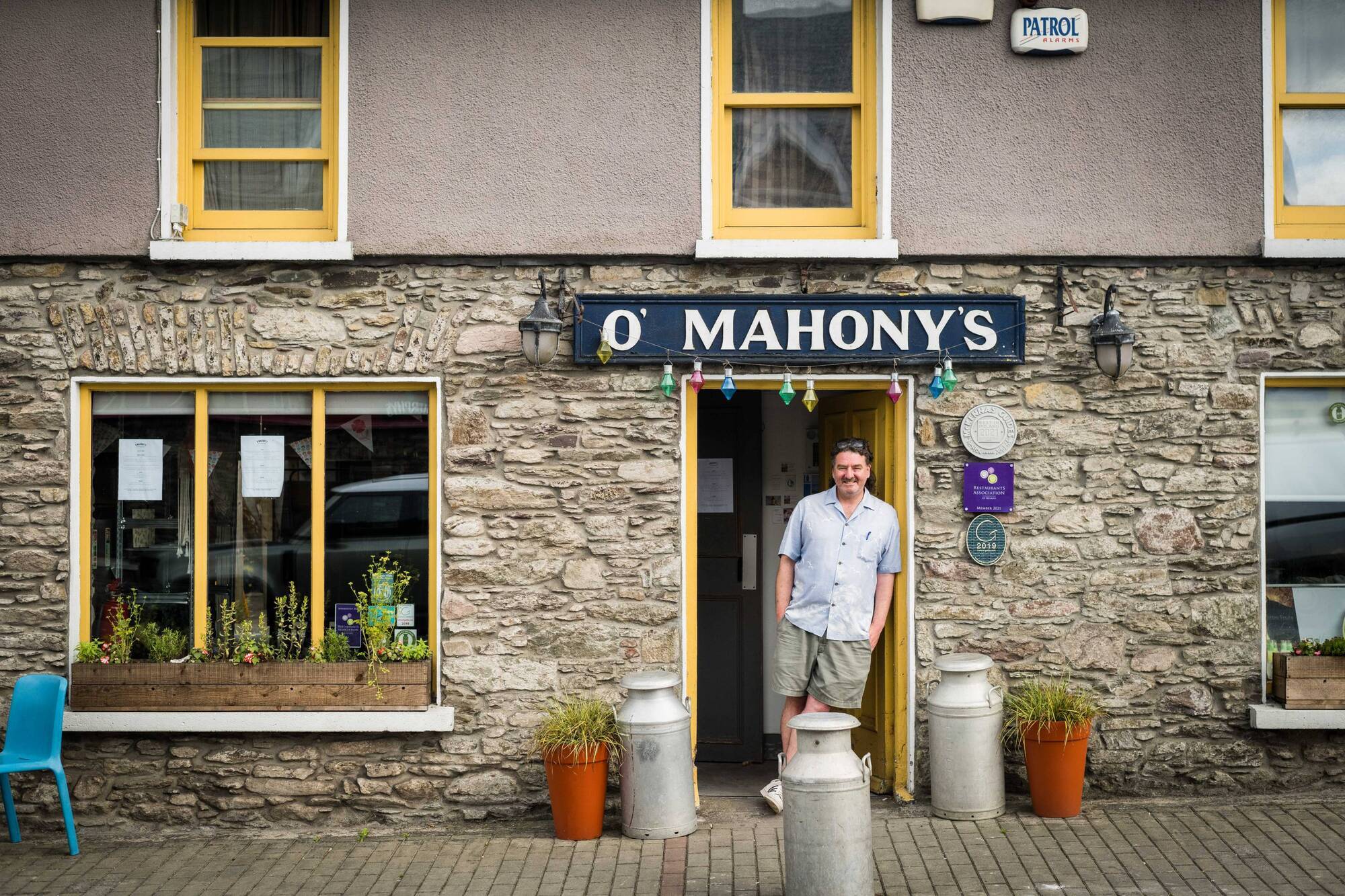 The Frank and Walters headline a star-studded summer at O'Mahony's of Watergrasshill