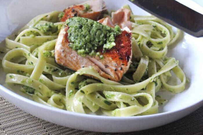 Olive pesto with grilled salmon