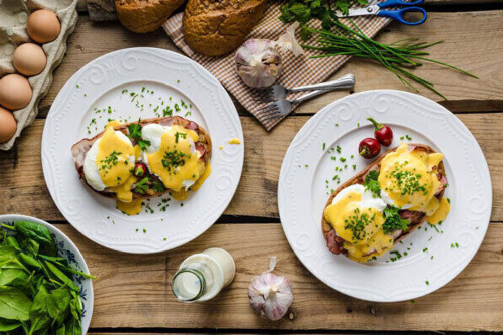 Eggs Benedict with Hollandaise sauce