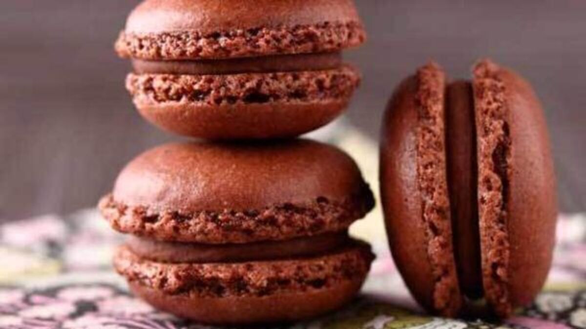Chocolate macaroons
