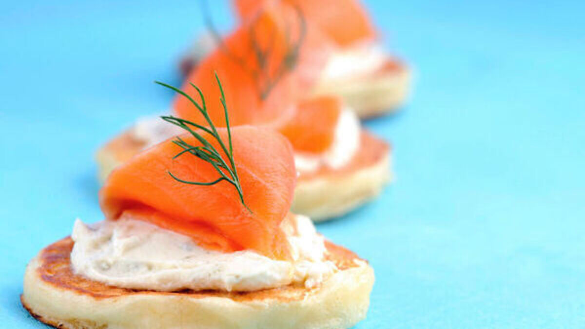 Dill pancakes with smoked salmon and crème fraîche