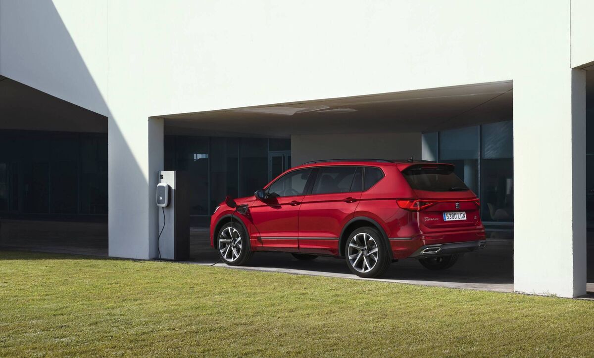 The grip levels – despite only being a front driver – are impressive and, apart front mild body roll when cornering on the door handles, the car is impressively leech-like. The grip levels – despite only being a front driver – are impressive and, apart front mild body roll when cornering on the door handles, the car is impressively leech-like.