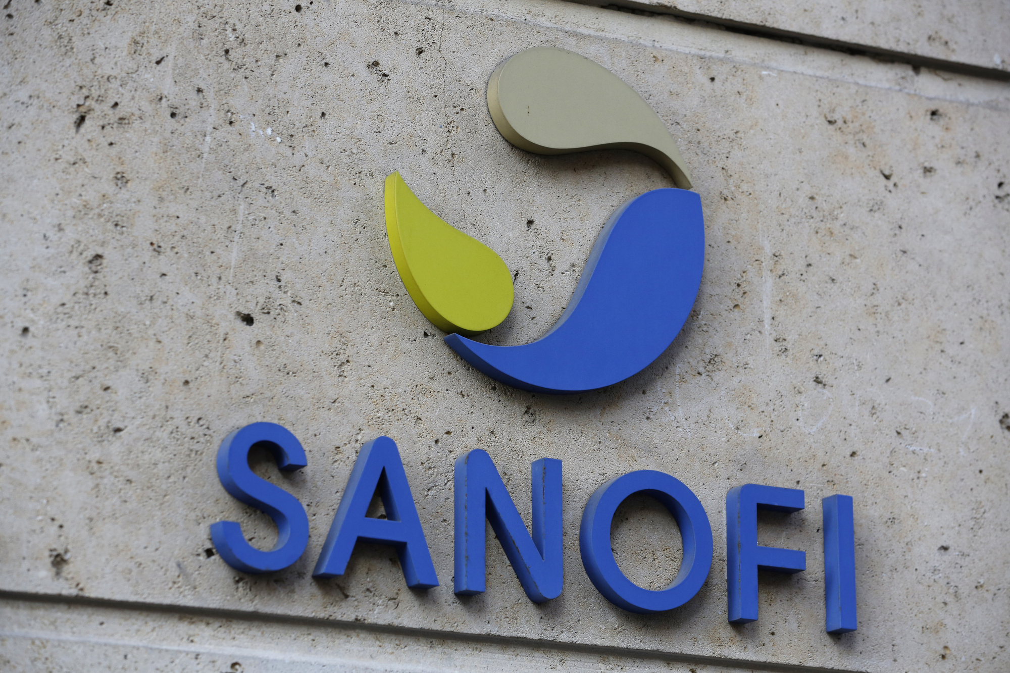Drugmaker Sanofi in $3.2bn deal to catch up in mRNA vaccine technology     