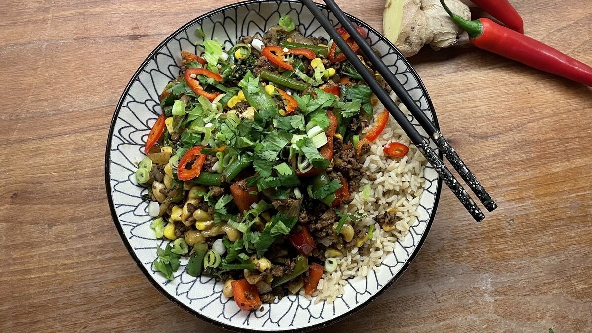 Korean spicy beef rice bowl