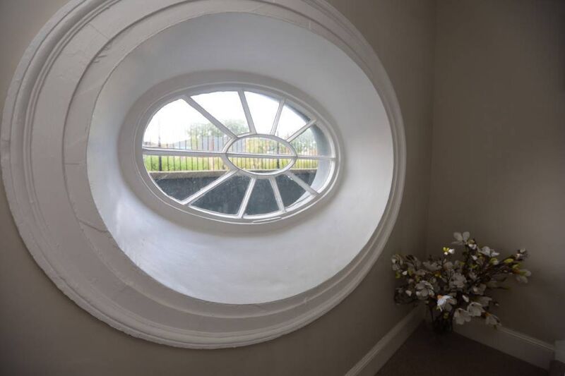 Oculus window has old grace