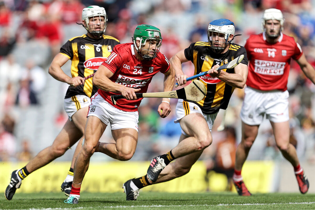 Cork's Alan Cadogan and Huw Lawlor of Kilkenny. Picture: INPHO/Laszlo Geczo