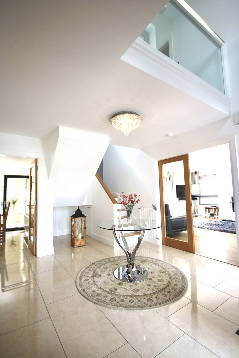Double height and bright entrance/hall Double height and bright entrance/hall