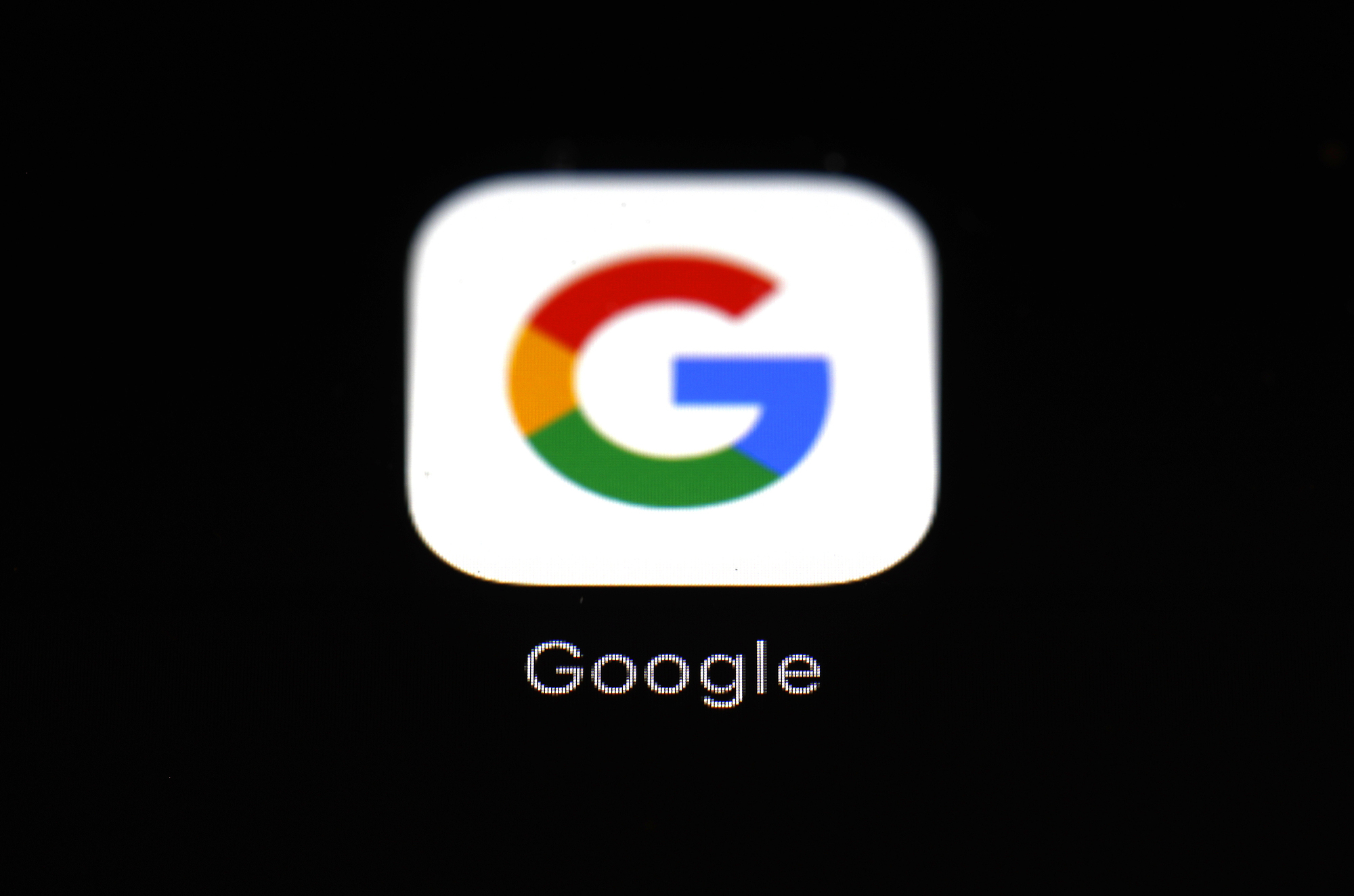 US lawmakers take aim at Apple and Google over their app stores   