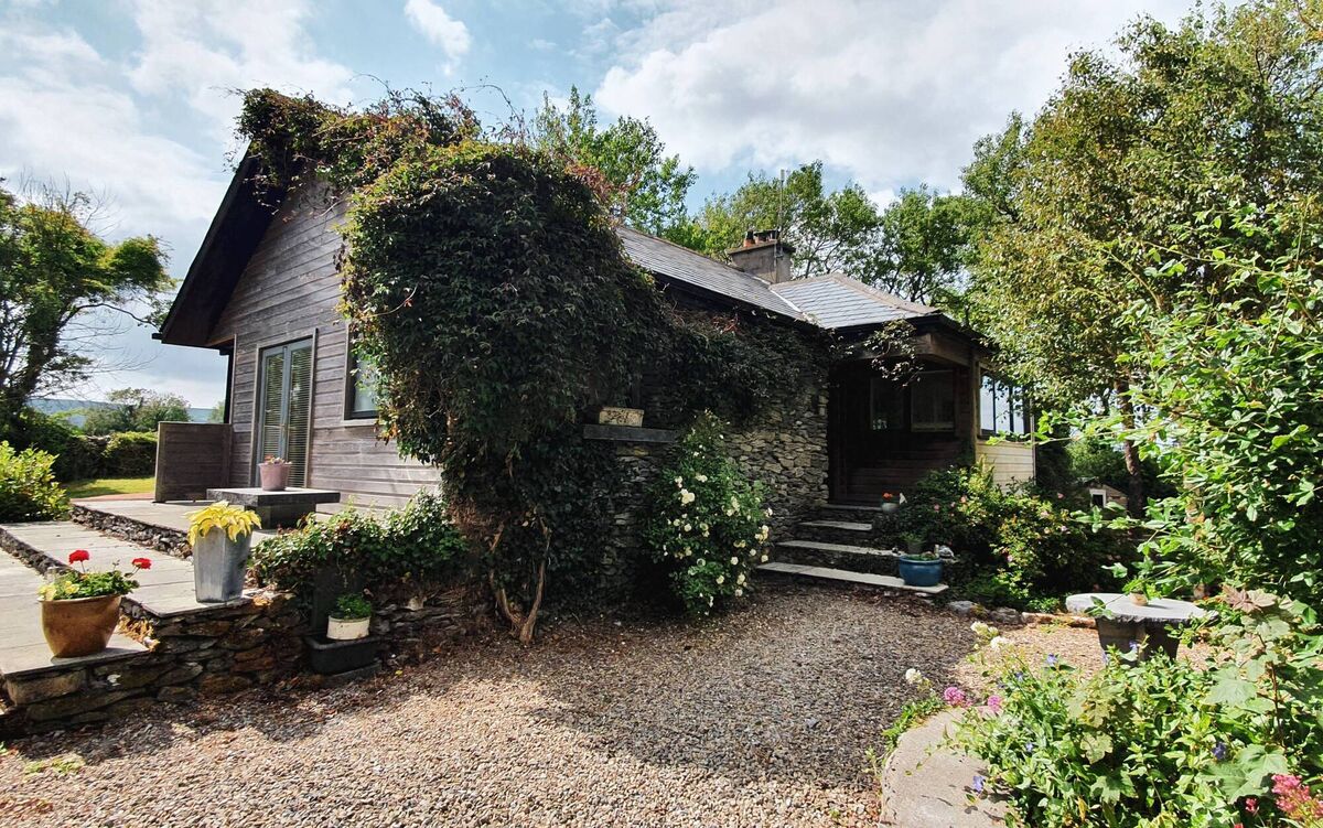 Daithí and his partner Norma transformed The Beekeepers.