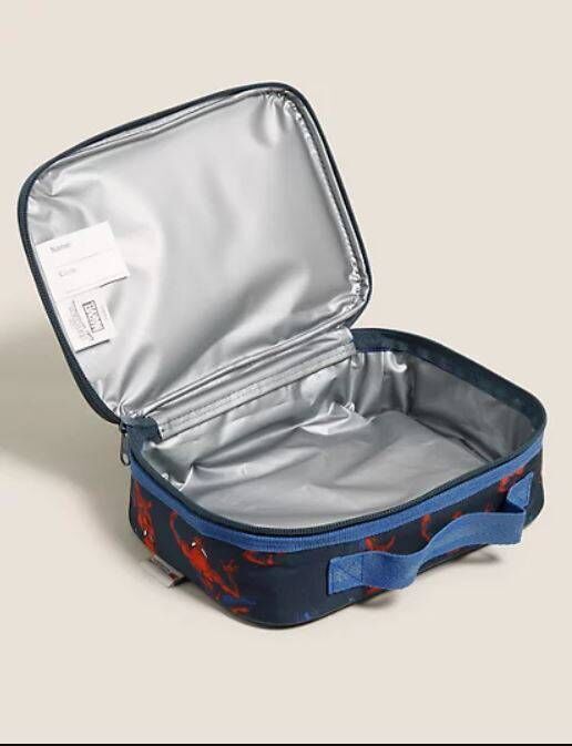 You can put containers into M&amp;S' cooling lunchboxes or place food right into the easy-wipe interior.