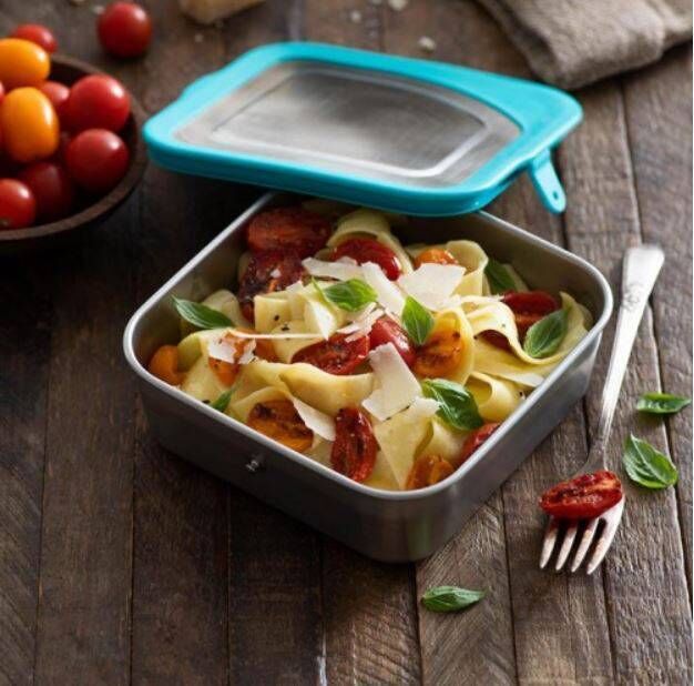 The Kleen Kanteen lunch box is made of sturdy and lasting stainless steel.