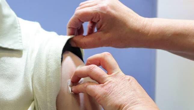 As the vaccine rollout continues among younger people, Nphet has recommended that remaining restrictions should stay in place until at least 90% of over-16s are fully inoculated. Picture: Damien Storan/PA