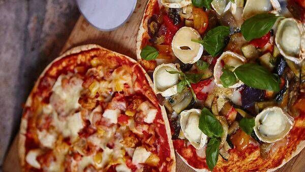 Pizza wraps are ready in ten minutes, tops. Pizza wraps are ready in ten minutes, tops.