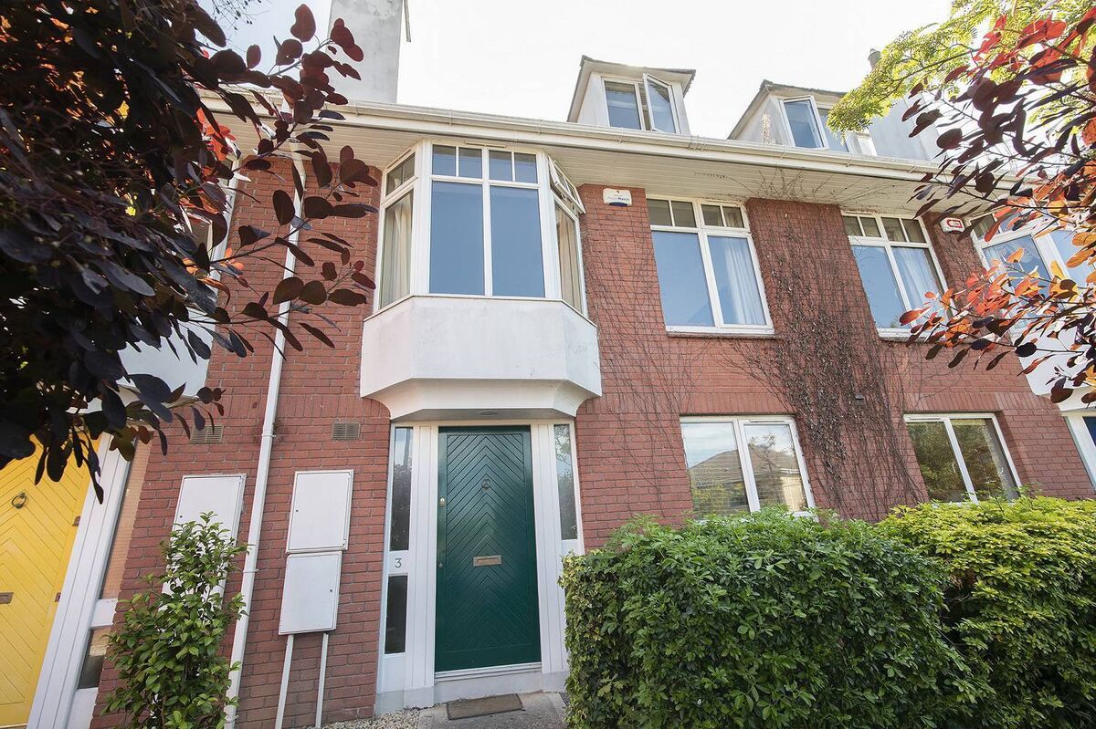 Front of 3 Douglas Close, for sale with Cohalan Downing