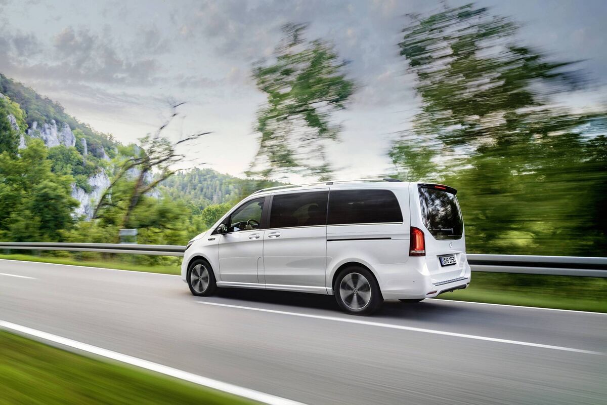 The performance figures of the EQV show it to have a top speed of 140 km/h and a 12.1 second 0-100 km/h, both of which are somewhat glacial The performance figures of the EQV show it to have a top speed of 140 km/h and a 12.1 second 0-100 km/h, both of which are somewhat glacial