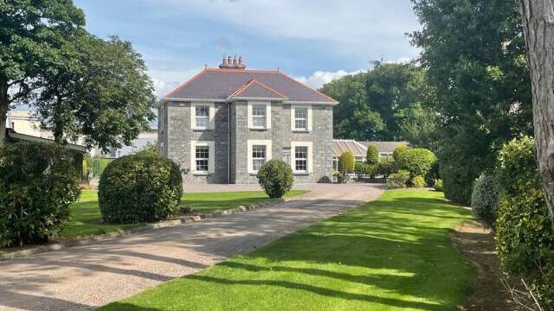 €800k Manor House has proper manners - and a tennis court