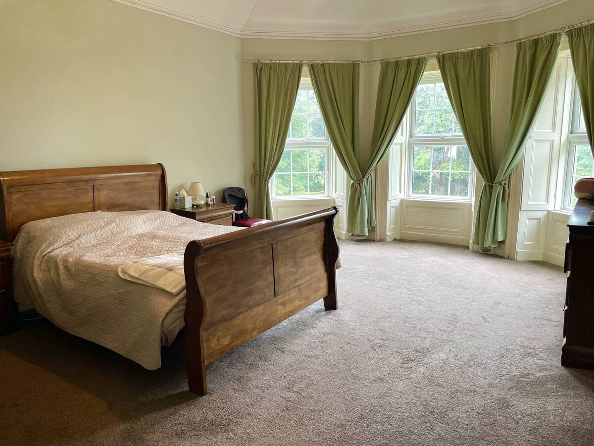 Bedrooms with bay windows
