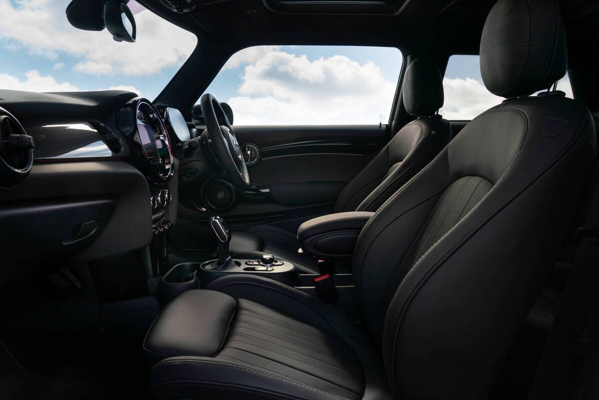 New exterior paints and interior trims have also been adopted, including the Multitone Roof colour scheme for those people who like to get serious about the personalization of their Minis.