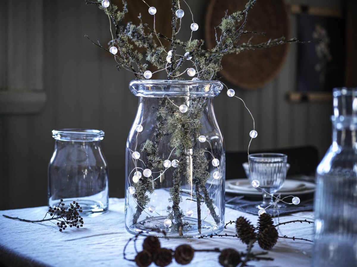 Begarlig vase, €9. Begarlig vase, €9.