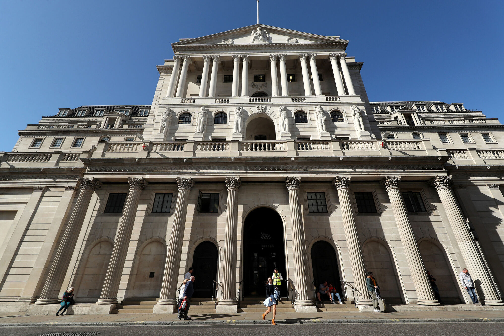 UK braced for 4% inflation this year