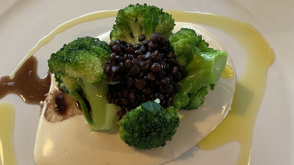 Broccoli with anchovy dressing