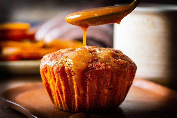 Apple and toffee buns