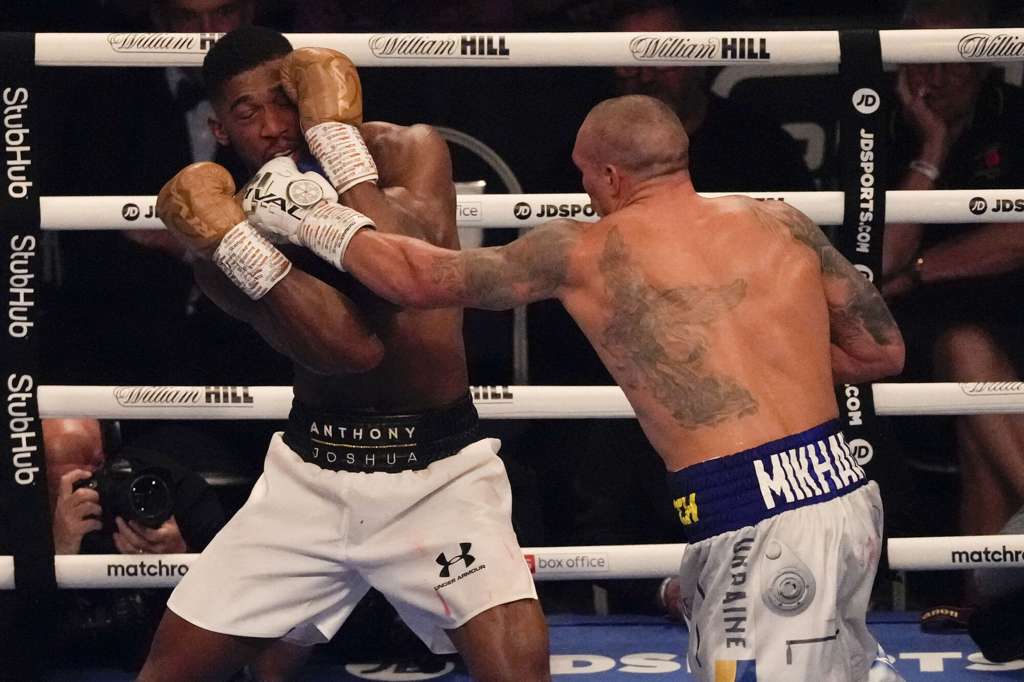 Anthony Joshua loses his world heavyweight titles