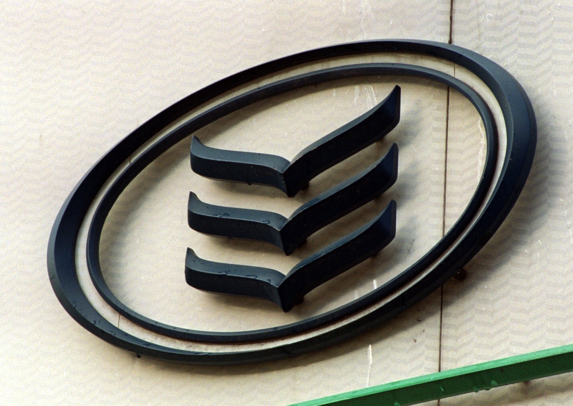 Bank of Ireland links bankers' pay cap to departure of CFO O'Grady