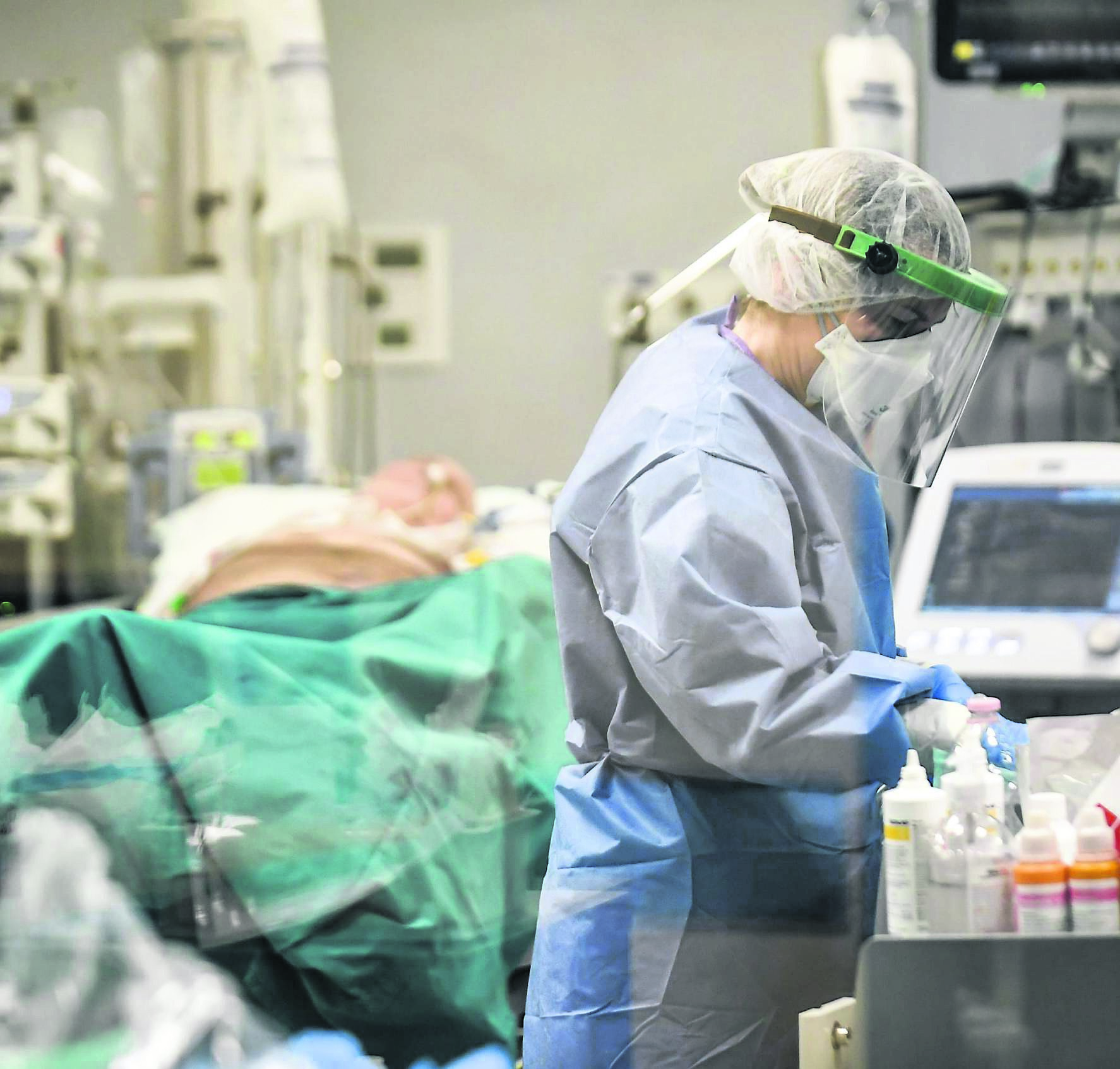 Pandemic bonus: Public and private sector workers shouldn't be 'pitted against each other' 