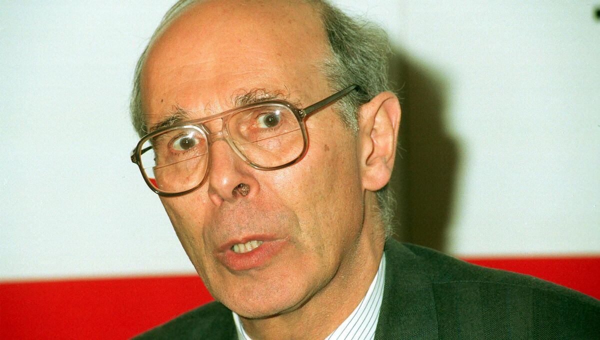 Mervyn Taylor at a Labour Party divorce campaign press conference in the Shelbourne Hotel in 1995. Picture: RollingNews.ie