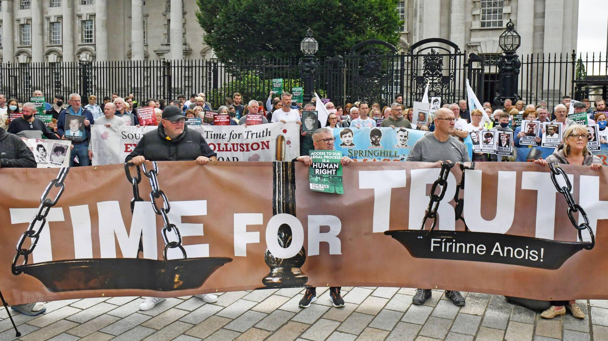 The ’Time for Truth’ group organised a gathering on Saturday at the Royal Courts of Justice in Belfast of relatives of people who have died during The Troubles. They were protesting about the government’s plans for an amnesty to draw a line under prosecutions during that period of Northern Ireland’s history. Around one hundred people including prominent nationalists and Sinn Féin representatives took part in the event. Picture: Alan Lewis. 