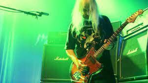 J. Mascis in Freakscene - the Story of Dinosaur Jr J. Mascis in Freakscene - the Story of Dinosaur Jr