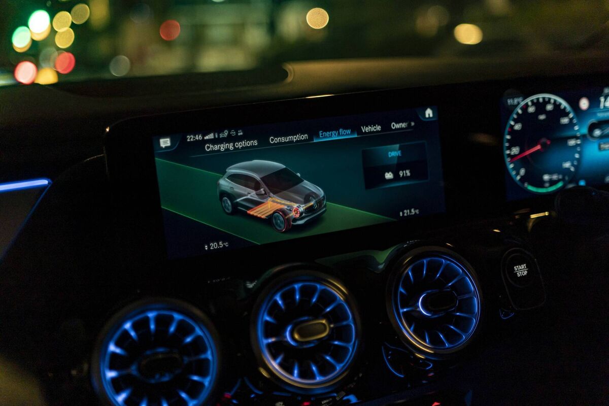 The excellent MBUX infotainment system is and object lesson in user-friendliness and the ‘digital plank’ twin screen system is state of the art. The excellent MBUX infotainment system is and object lesson in user-friendliness and the ‘digital plank’ twin screen system is state of the art.