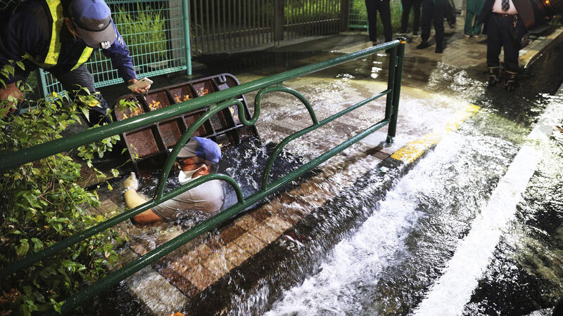 32 injured in Tokyo after 5.9-magnitude quake halts trains