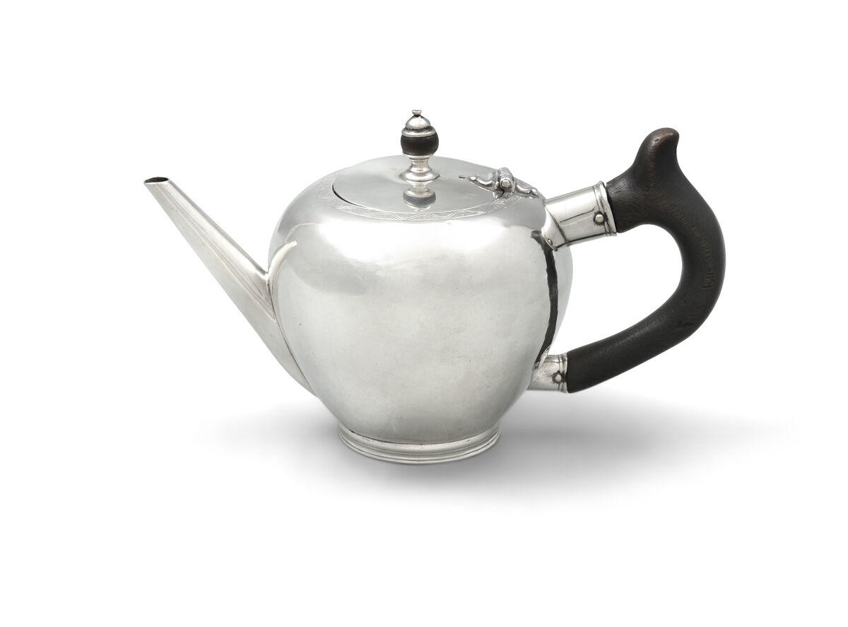 George II bullet teapot by William Clarke, Cork, c1725.