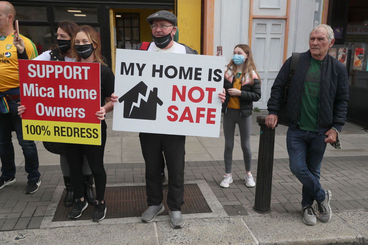 Protestors come out in support of Mica homeowners whose properties are crumbling due to defective blocks containing excessive deposits of the mineral Mica. Picture: Brian Lawless/PA Wire