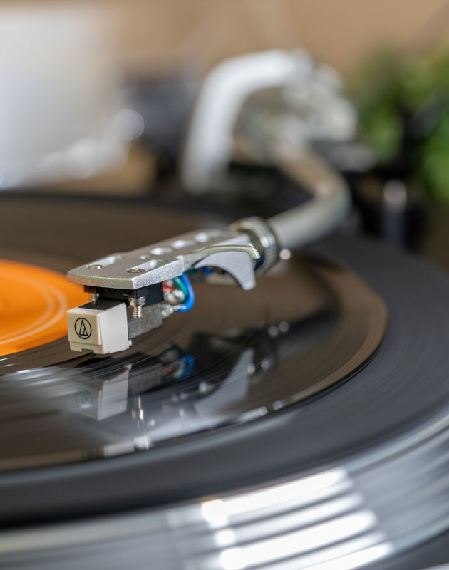 Lenco L-3809 turntable. Pic: Noel Campion.