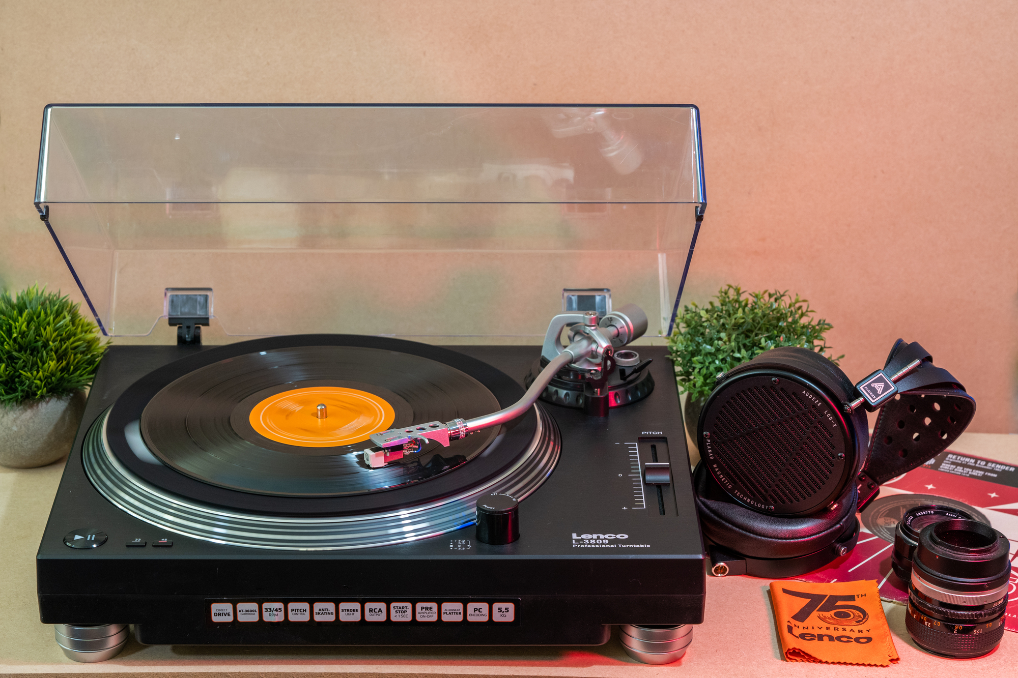 Lenco L-3809, reeling in the years with modern-classic turntable