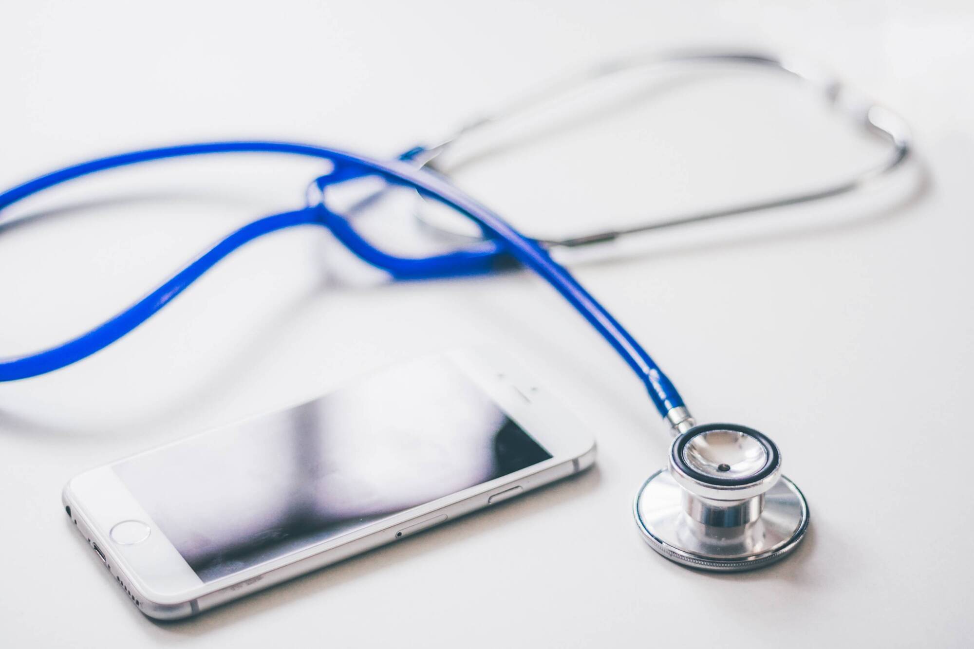 Junior doctor claims he told maternity hospital about his inexperience
