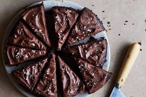 Chocolate & muscovado fudge cake