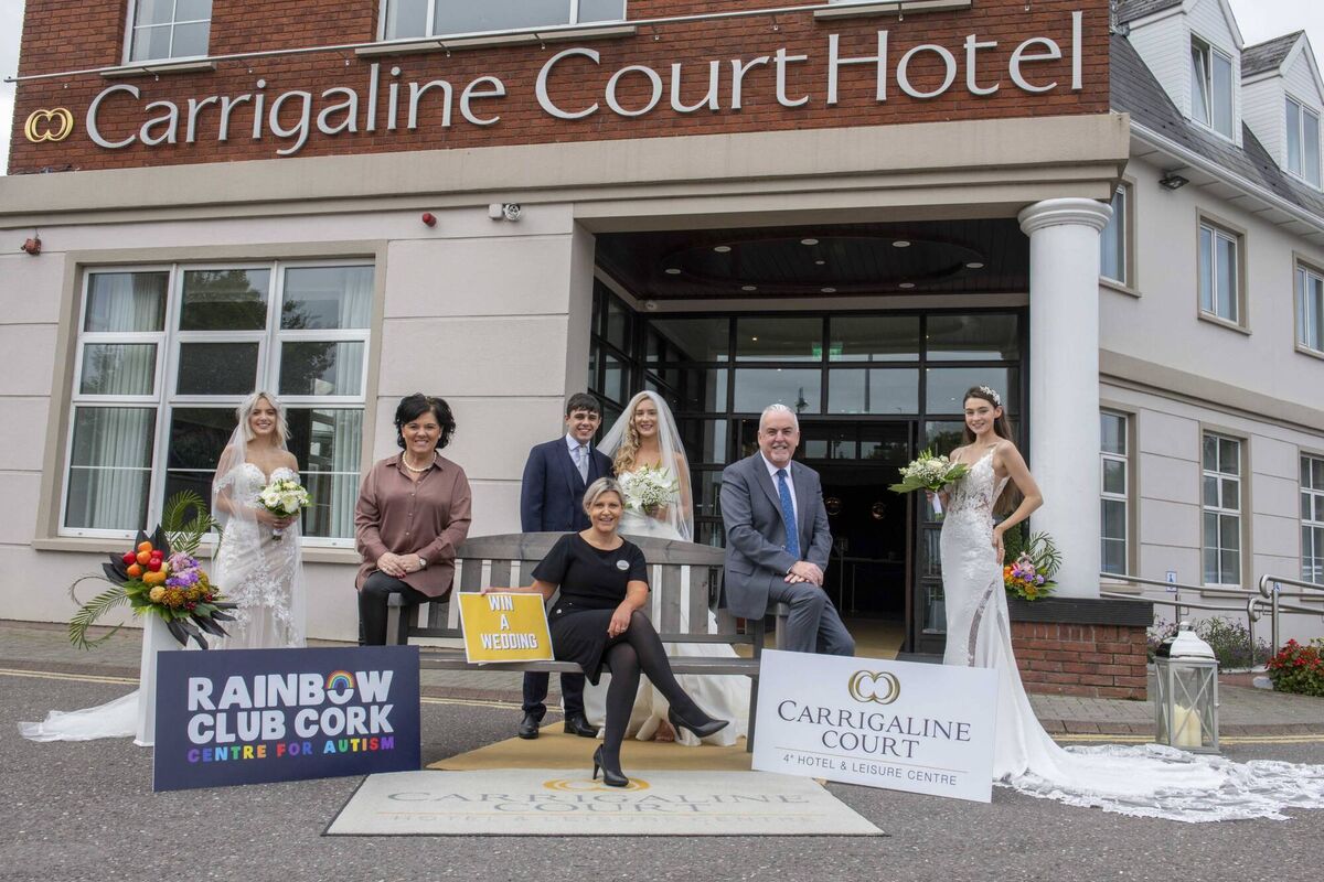 Karen O’Mahony CEO Rainbow Club Centre for Autism, Carrigaline Court Hotel's Sinead Gillen and Jerry Healy, and models from Upfront Model Management Karen O’Mahony CEO Rainbow Club Centre for Autism, Carrigaline Court Hotel's Sinead Gillen and Jerry Healy, and models from Upfront Model Management