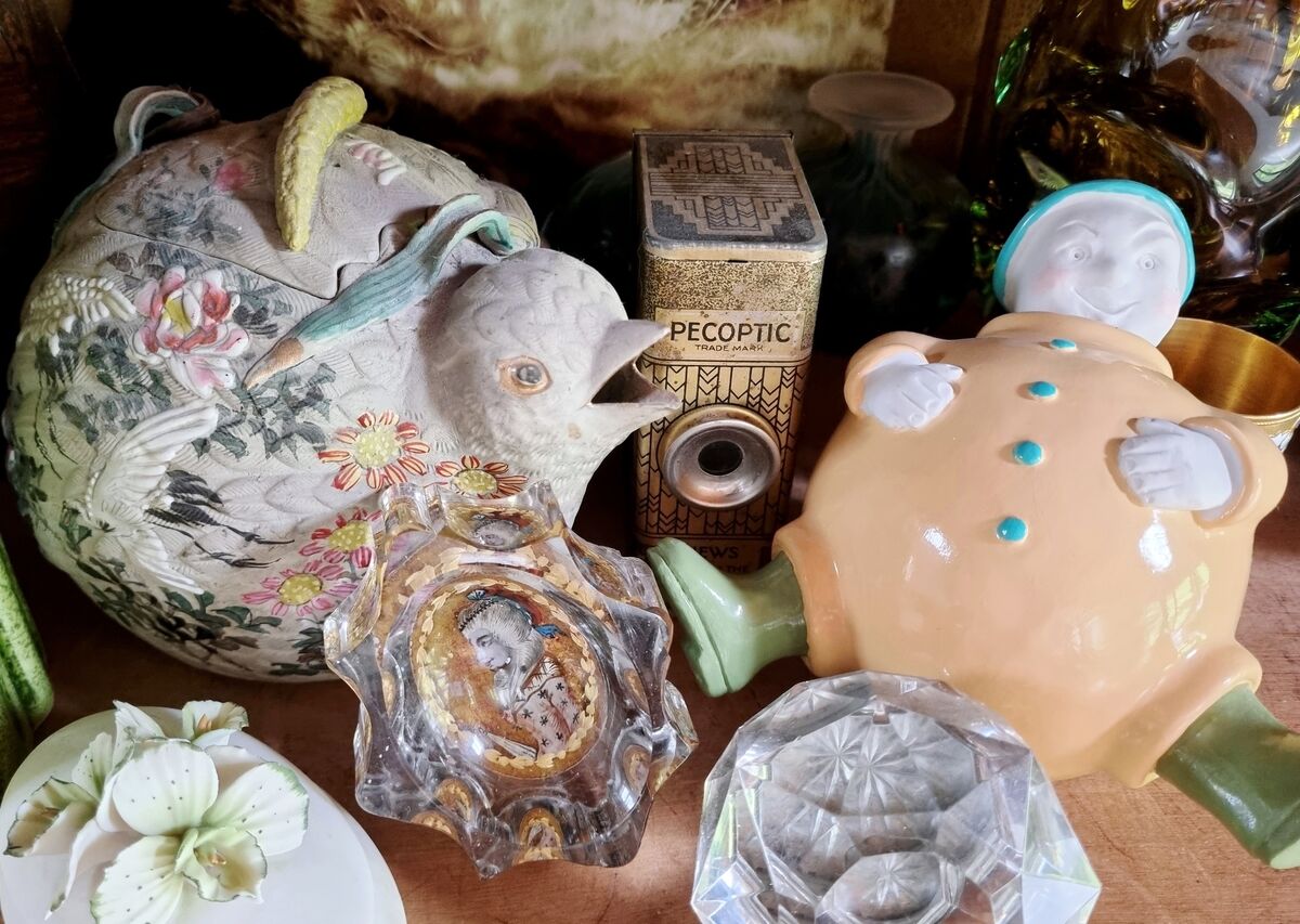Unglazed Asian 1920s teapot (gift), Spanish ceramic (gift), Pecoptic slide viewer c.1930, German 18th-century portrait salt (damaged. Dungarvan, €10), Victorian cut glass doorknob (skip find) and Capodimonte trinket box (€2, SVP, Youghal)