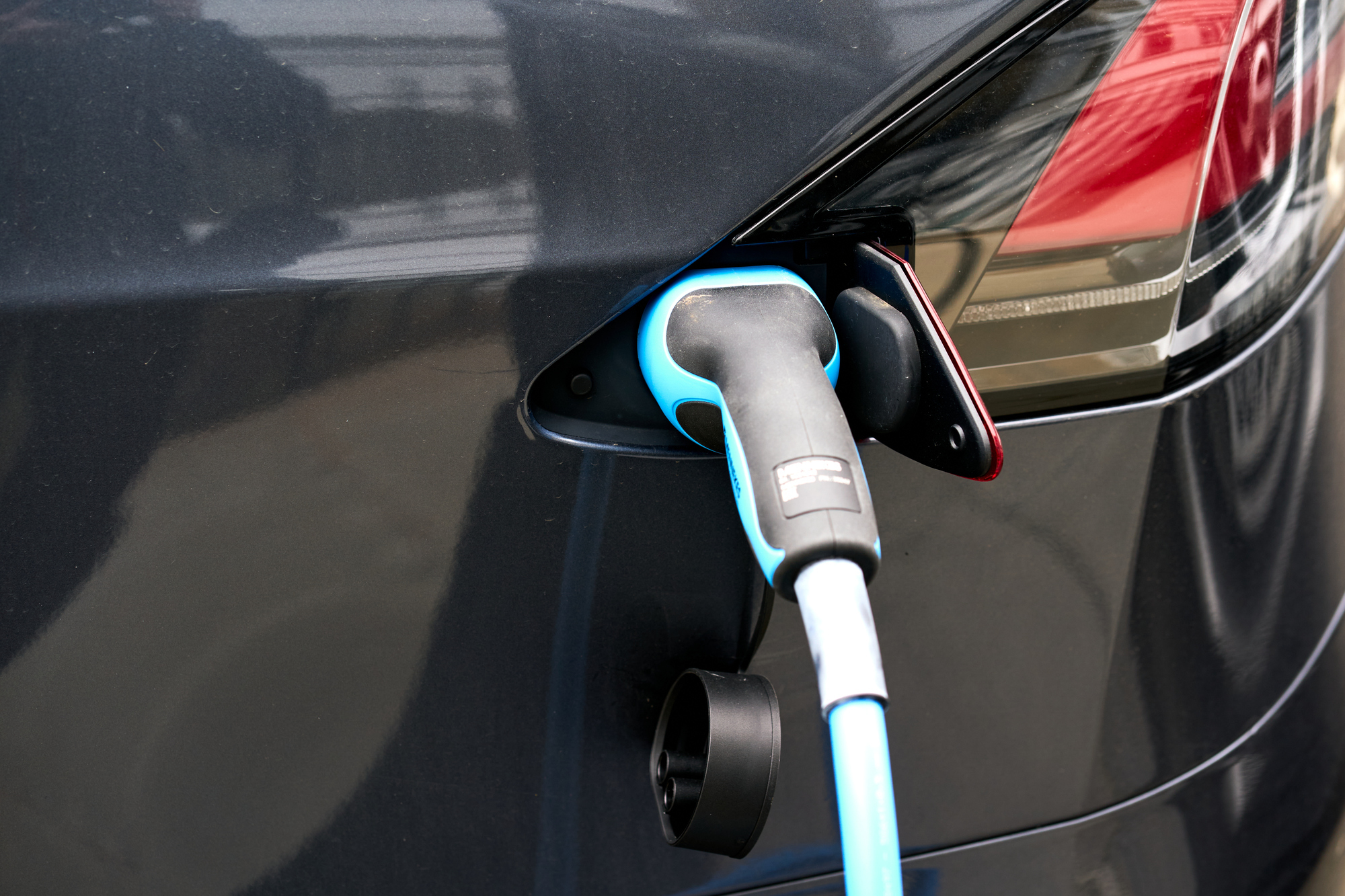 Warning on electric vehicles 2030 target