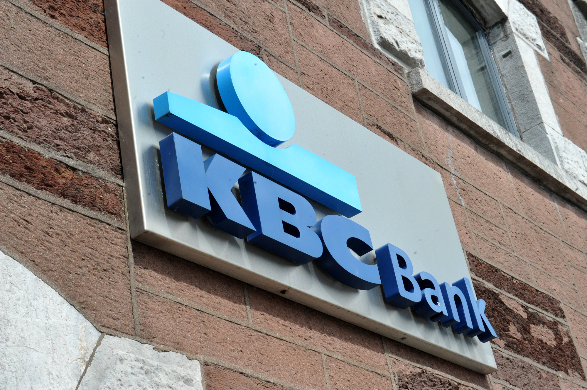 Bank of Ireland buys KBC's loans in €5bn deal