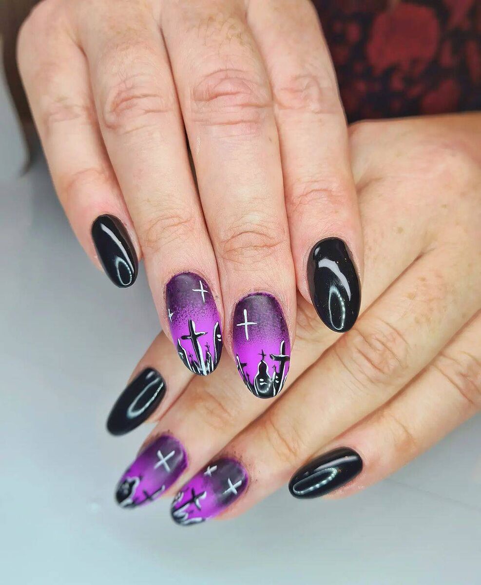 These graveyard nails give us chills Picture: @erita.boutique / Instagram