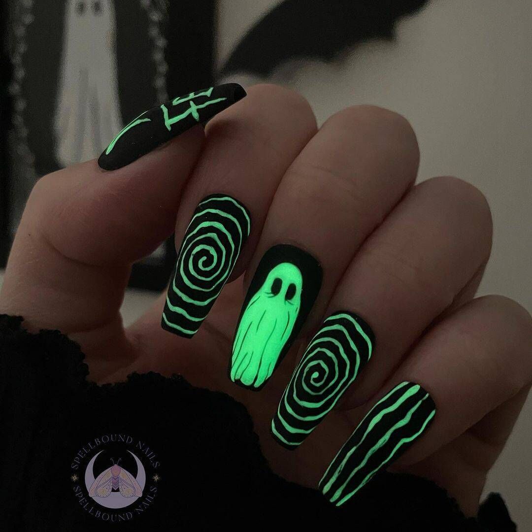 Picture: @spellboundxnails / Instagram 