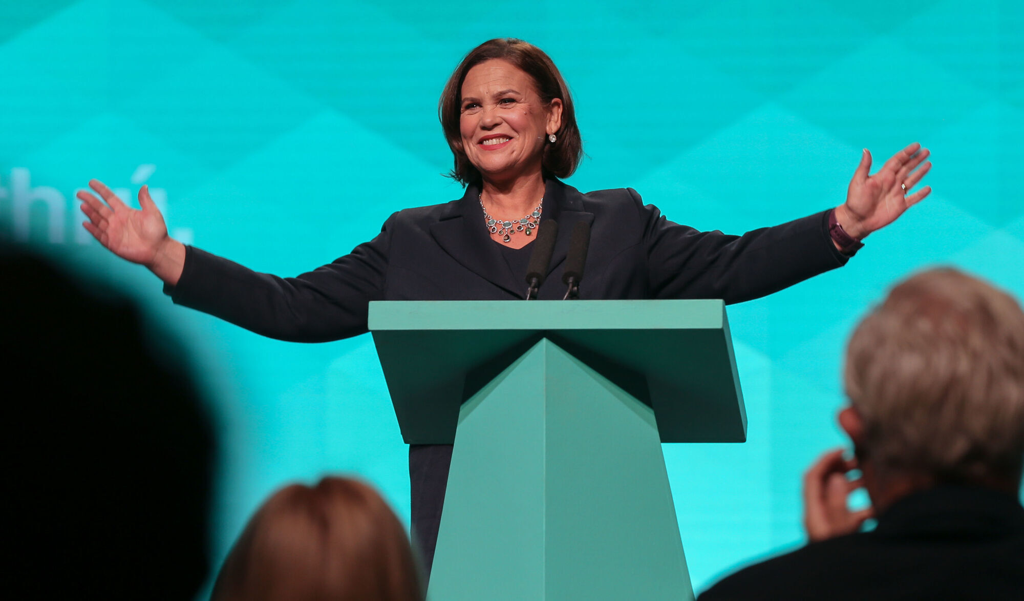 Mary Lou McDonald warns Fianna Fail and Fine Gael ‘writing is on the wall’